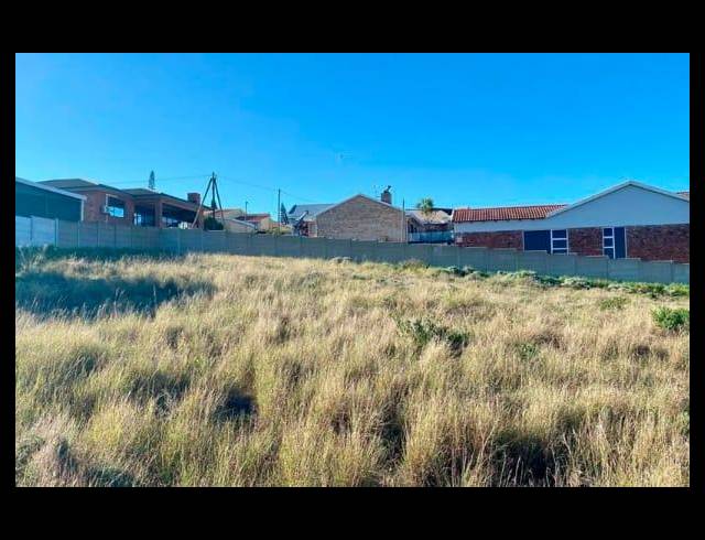 LAND FOR SALE IN DANA BAY